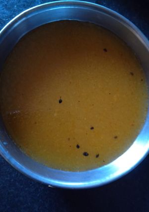 A picture of Khatta meetha pani curry.