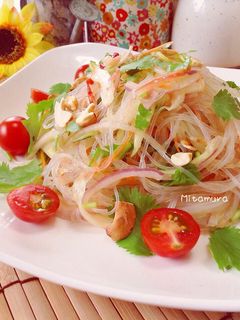 泰式涼拌冬粉 的食譜成品照片