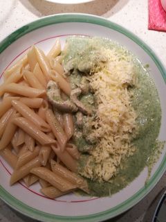Spenótos tejszínes csirkemell recept fotója