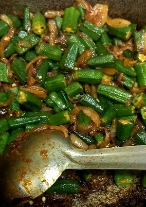 A picture of Okra, (bhindi) fried 🥒🥒🧄.