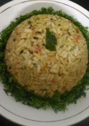 A picture of Murmura khichdi.