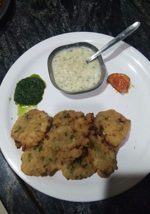 A picture of Instant sooji pakode.