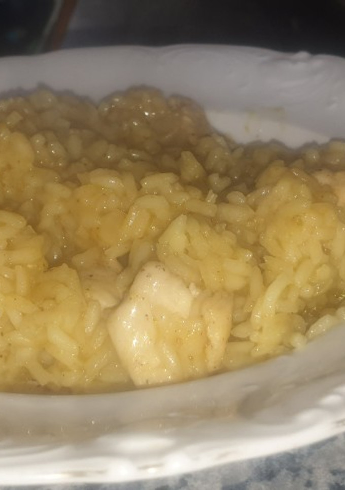 Una foto de Arroz con pollo al curry