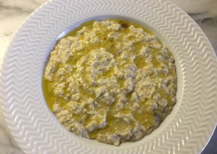 Recipe of Super Quick Homemade Mutabbal o Babaganoush (crema di melanzane affumicate)