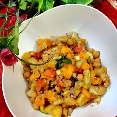 A picture of Mango chickpea chaat.