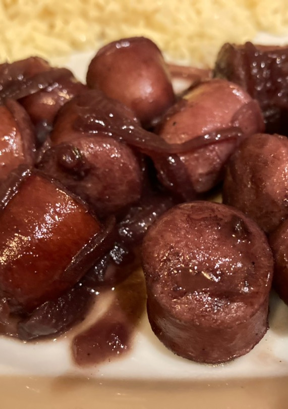 Una foto de Salchichas al vino tinto