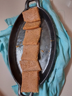 મહુડી ની સુખડી (Mahudi Sukhdi Recipe In Gujarati) રેસીપી મુખ્ય ફોટો