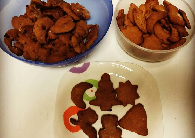 Galletas de Navidad veganas de chocolate o canela fáciles