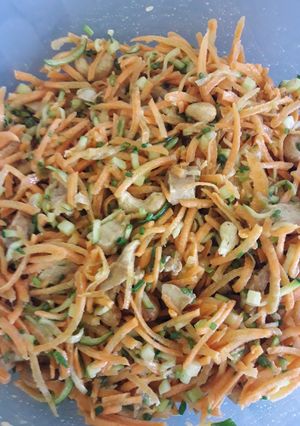Une photo de Salade poulet cajou