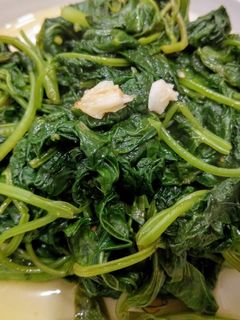 蒜炒地瓜葉 的食譜成品照片