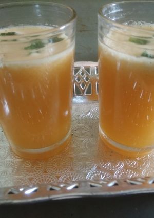 ऑरेंज जूस (orange juice recipe in hindi) रेसिपी मुख्य फोटो