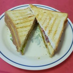 A picture of Ham, cottage cheese sandwich.
