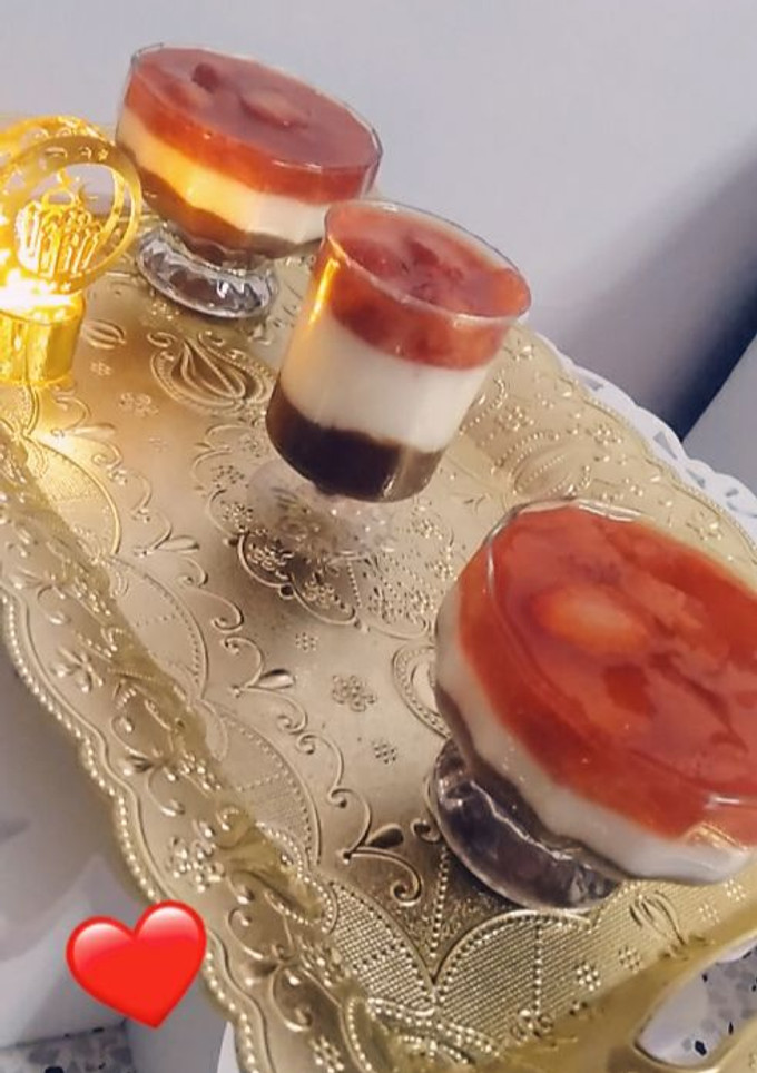 صورة لوصفة تحلية الطبقات الباردة بالفراولة
