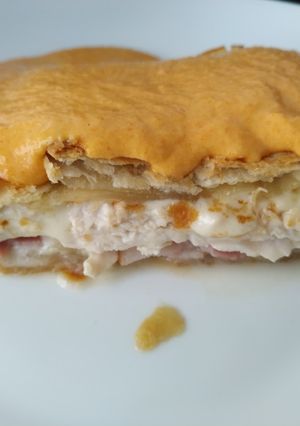 Foto principal de Hojaldre relleno con salsa