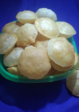 પૂરી(Poori Recipe in Gujarati) રેસીપી મુખ્ય ફોટો