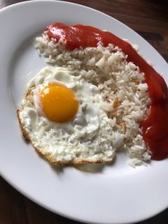 Una foto de Arroz a la cubana