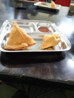 A picture of Aloo smosa.