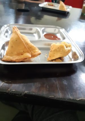 A picture of Aloo smosa.