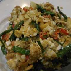A picture of Tahu crispy kacang panjang saus telur asin.