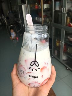 Hình của món Sữa chua dâu hạt chia.