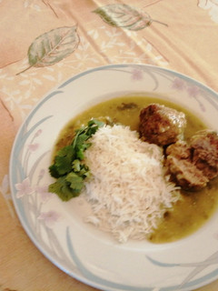 Una foto de Albóndigas en salsa verde