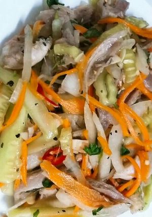 Hình của món Nộm gà xé phay.