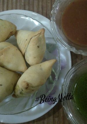 A picture of Airfried Aloo Samosas.
