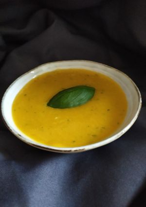 Une photo de Soupe froide de melon et mangue