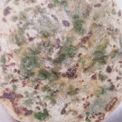 A picture of Mooli dhaniya mix parantha.
