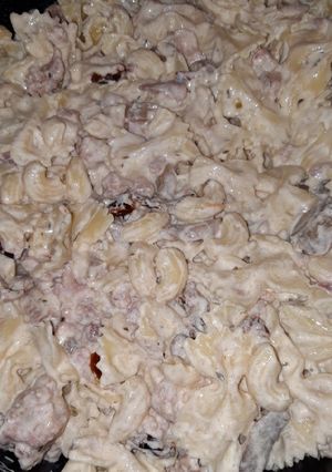 Gombás-fetás- baconos tészta recept fotója