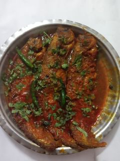 পাবদা মাছের তেল ঝাল (pabda maacher tel jhaal recipe in Bengali) রেসিপির প্রধান ছবি