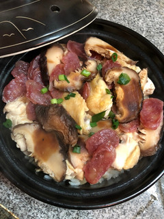 臘腸北菇雞煲仔飯 的食譜成品照片