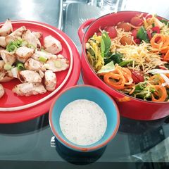 A picture of Chicken Tikka salad 💛.