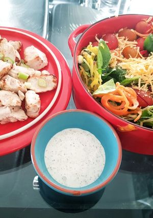 A picture of Chicken Tikka salad 💛.
