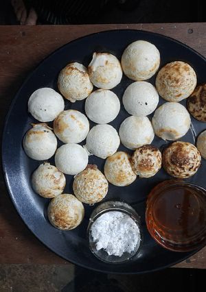 চিতই পিঠা(chitoi pitha recipe in Bengali) রেসিপির প্রধান ছবি