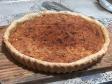 Tarta de pollo y salsa blanca