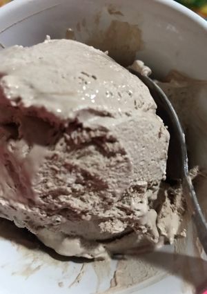 Una foto de Helado de chocolate casero sin máquina