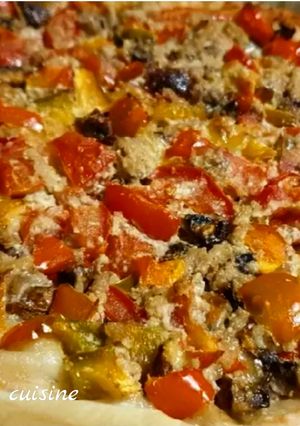 Une photo de Tarte thon, tomates, poivron, champignon