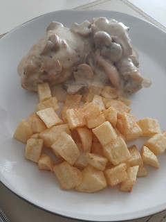 Una foto de Pollo en Salsa de Champiñones