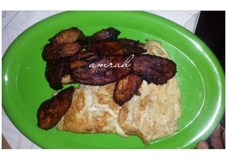 Simple Way to Prepare Speedy Fried plantain and egg 2