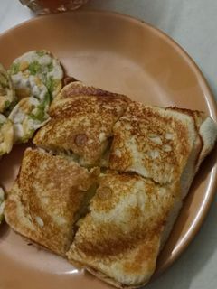 વેજ મેયો ટોસ્ટ સેન્ડવિચ (Veg Mayo Toast Sandwich Recipe In Gujarati) રેસીપી મુખ્ય ફોટો