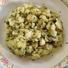 A picture of Bangledeshi potato salad.