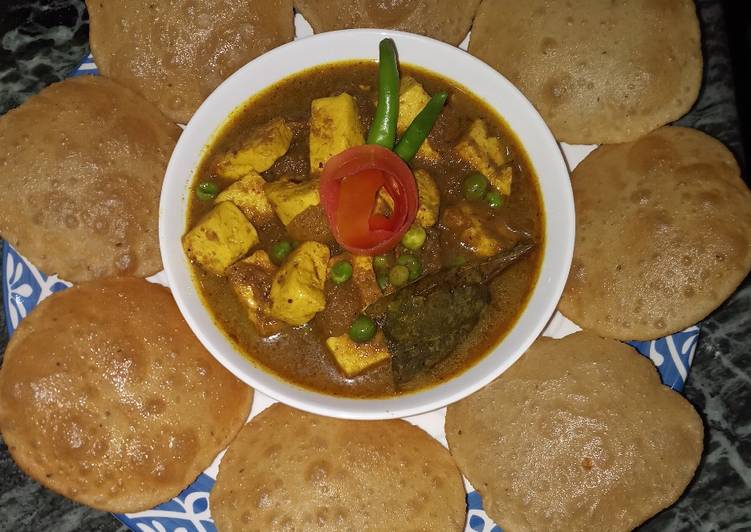 Recipe of Favorite Matar paneer and masala Puri