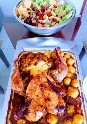 Una foto de Pollo con Piña al horno