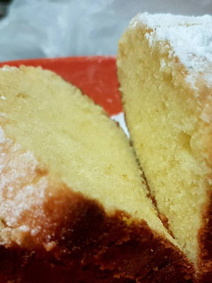 A picture of Yogurt Cake 🍞.