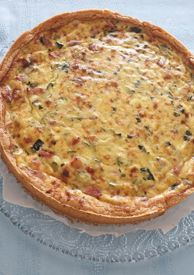 Una foto de Quiche de calabacín y bacon con o sin Thermomix