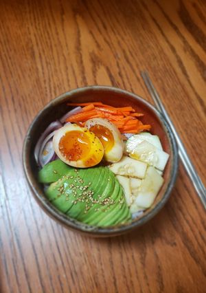 A picture of Mayak vegetable rice bowl.