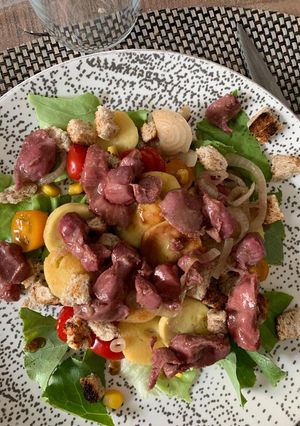 Une photo de Salade Quenelles Gésiers