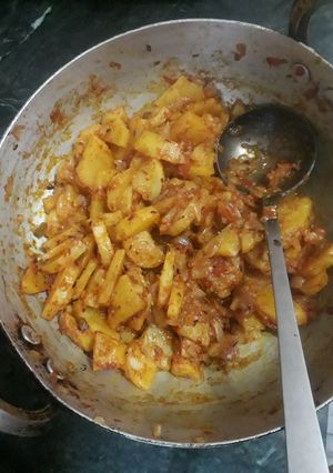 A picture of Aloo (potato) ki sbji.