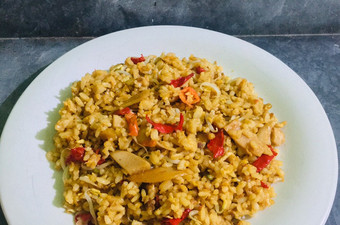 Langkah Mudah untuk Menyiapkan Nasi Goreng Sosis Tauge yang Menggugah Selera